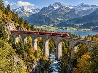 スイスの鉄道旅をイメージしたAI生成画像